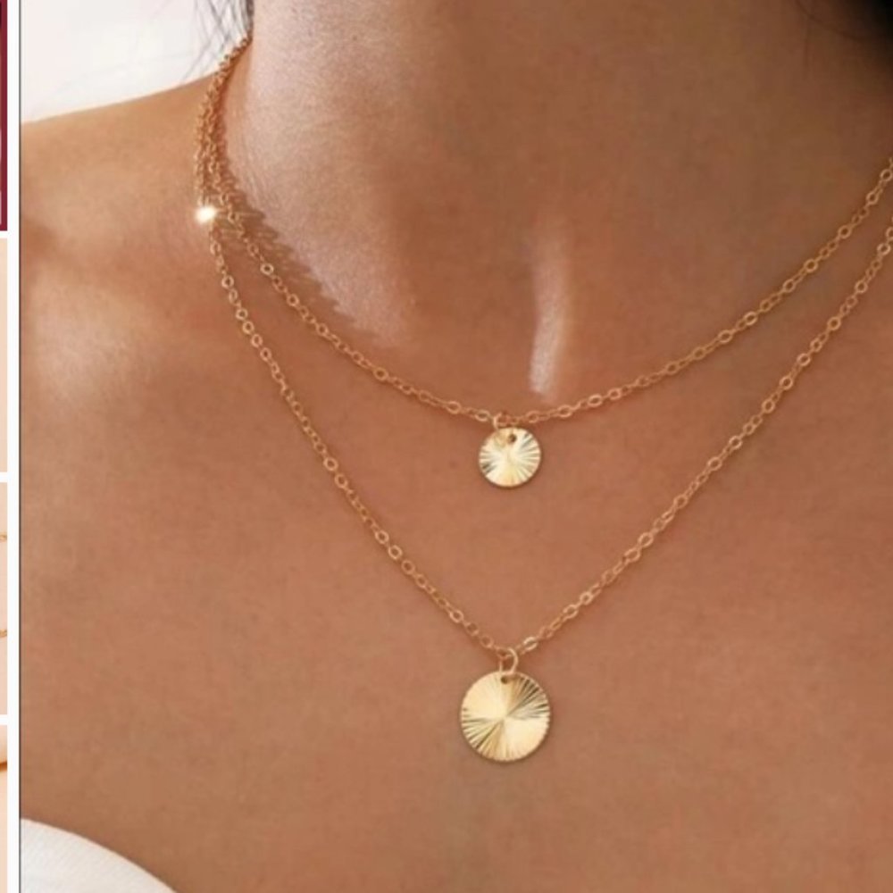 Double Layer Ribbed Pendant Necklace